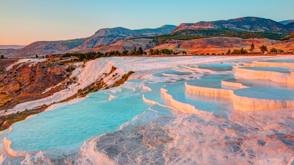 Pamukkale Day Tour from Istanbul: Flying to the Cotton Castle